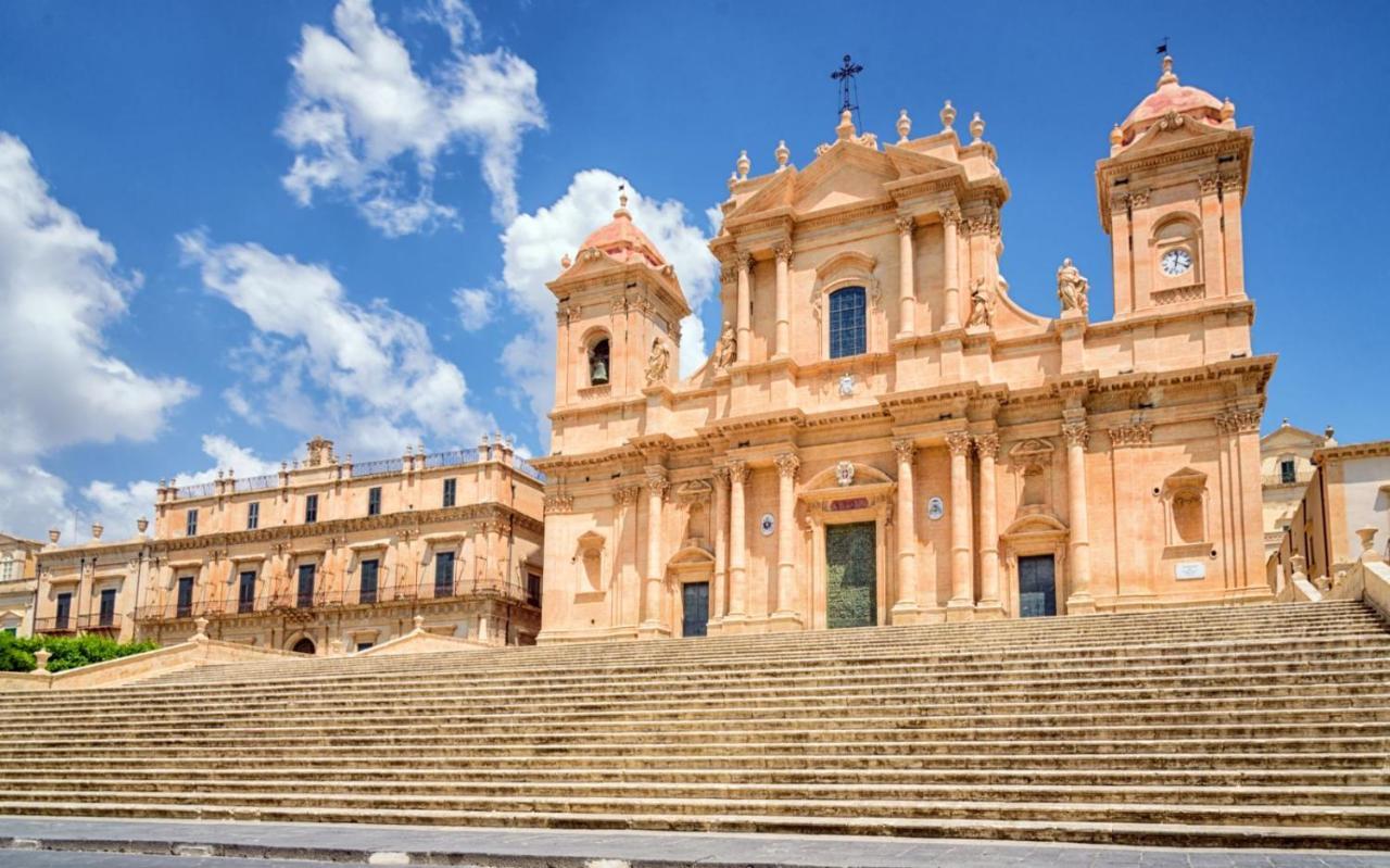 Casa Vacanza Il Ciliegio Noto Exterior foto